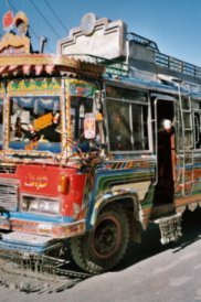 Farbiger Bus in Quetta, Pakistan